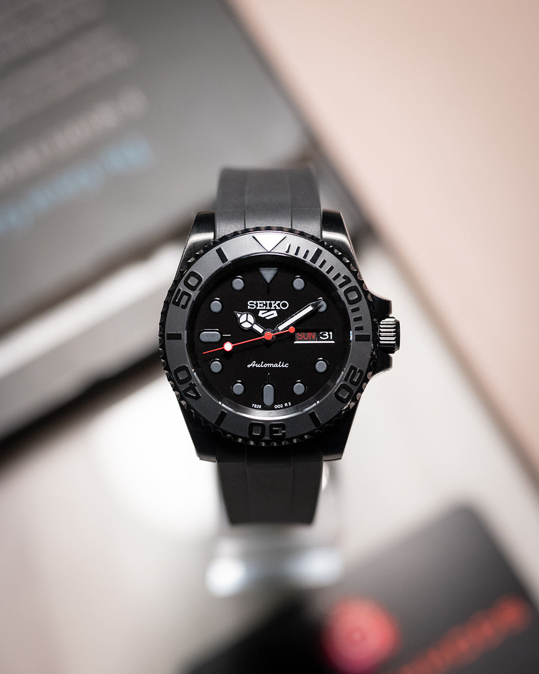 JB.WATCHMODS Custom Seiko Mod Stealthy Red Automatic Watch JB