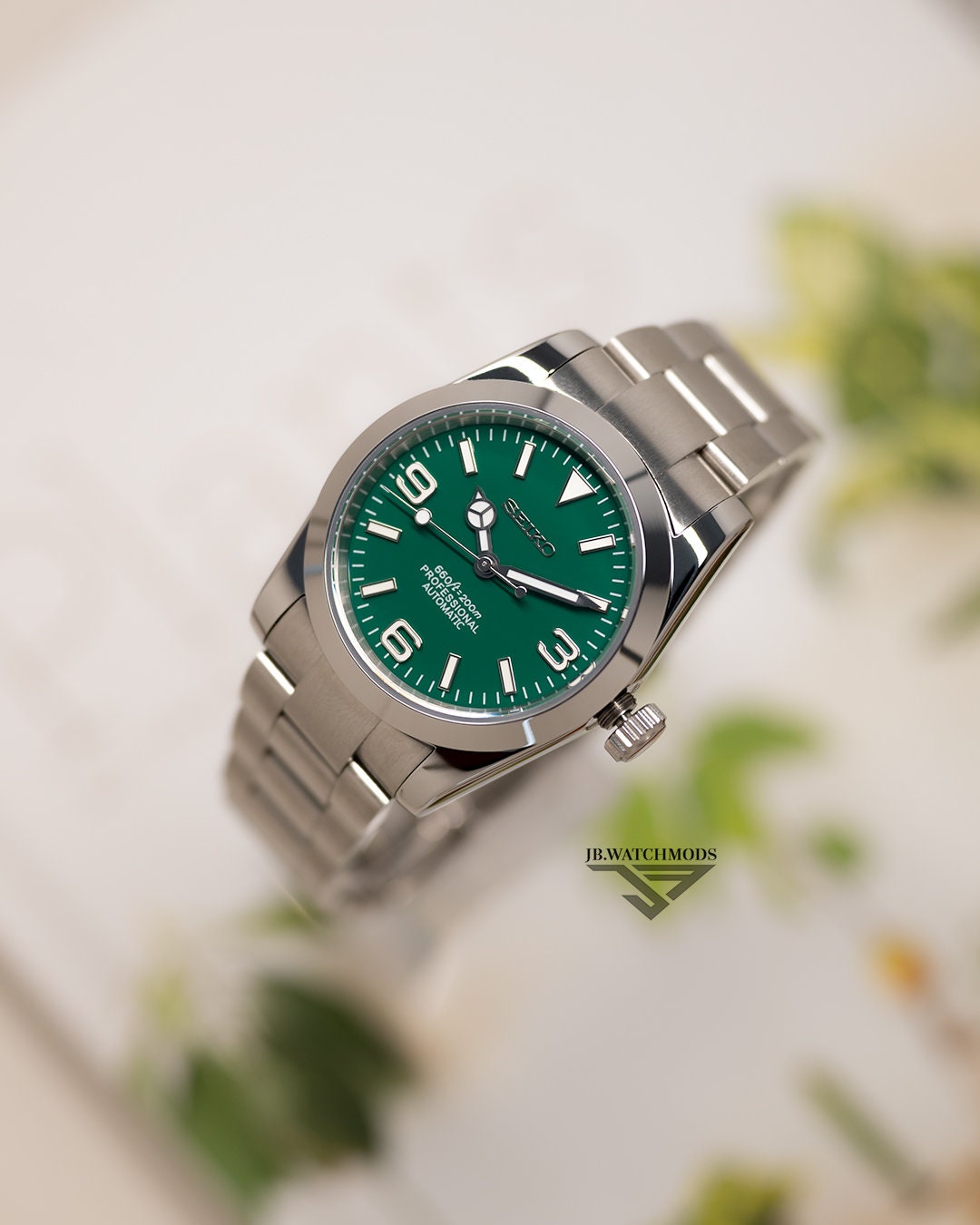 JB.WATCHMODS Custom Seiko Mod Green Explorer Style Automatic Watch