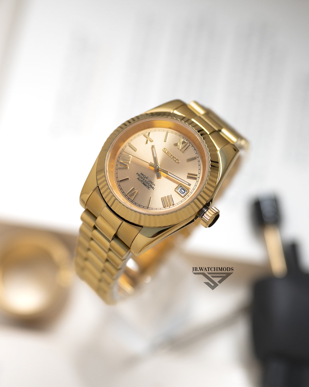 JB.WATCHMODS Custom Seiko Mod Gold on Gold Roman Numeral